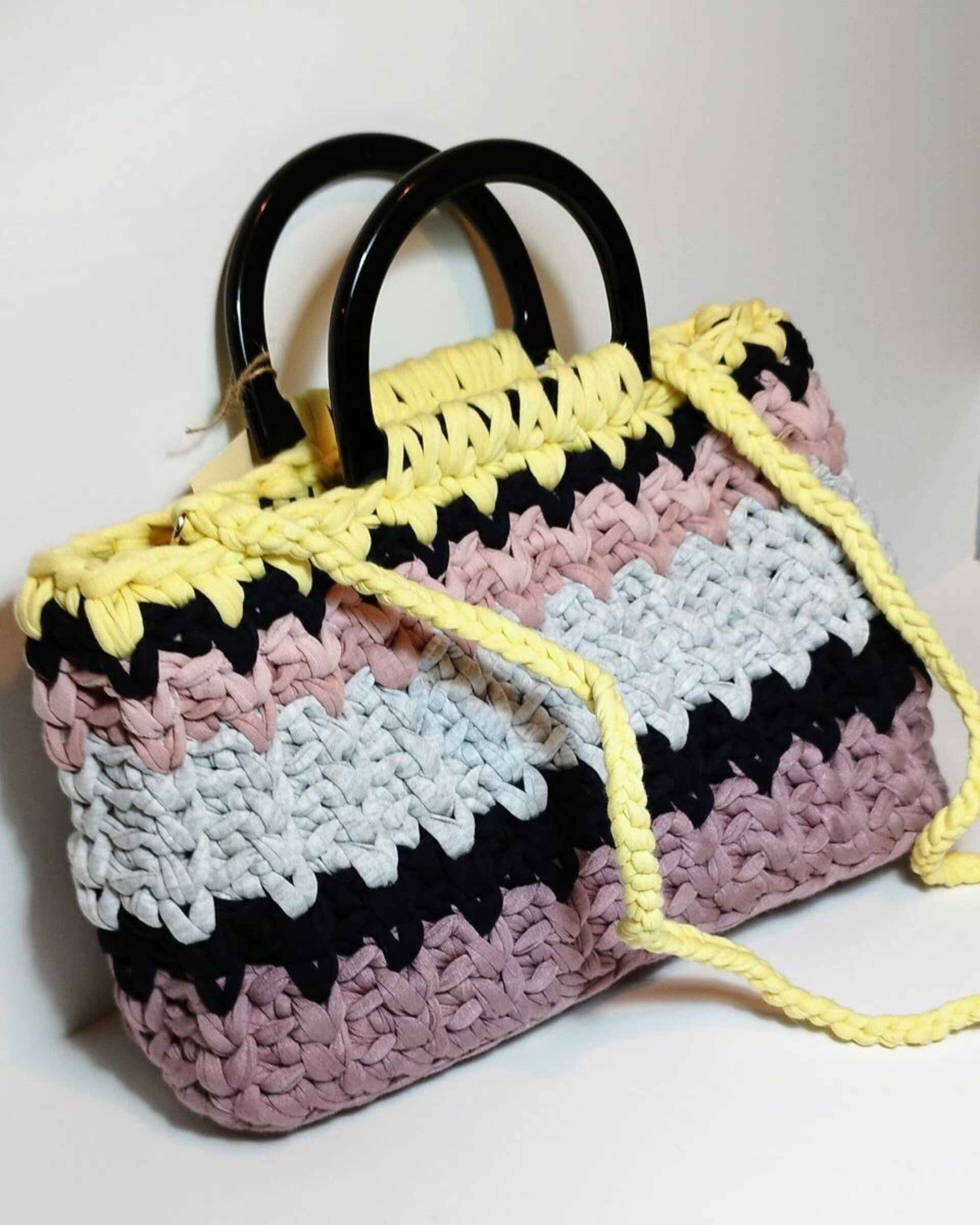 Bolso libro rosa y amarillo - 2